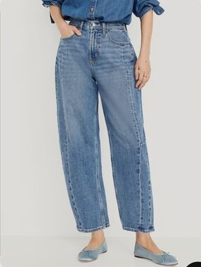 OLD NAVY HIGH-RISE BARREL LEG JEANS 10